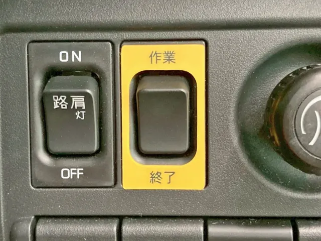 上物操作時の作業スイッチ付きです。|日野 レンジャー 2KG-FC2ABA(2WD)の写真26