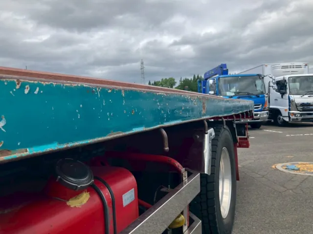 助手席側ボディーに歪みがあります。|日野 レンジャー QKG-FE7JKAAの写真46