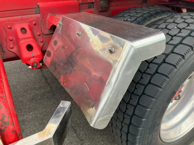 助手席側リヤフェンダーにキズ・ヘコミがあります。|日野 レンジャー QKG-FE7JKAAの写真47