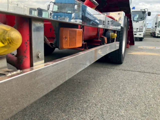 助手席側サイドバンパーに曲がりがあります。|日野 レンジャー QKG-FE7JKAAの写真48