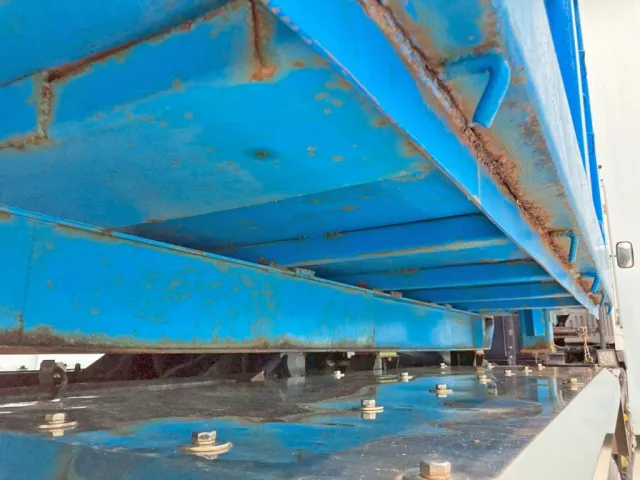 運転席側中央のネタの状態です。|瑞穂  コンテナの写真10