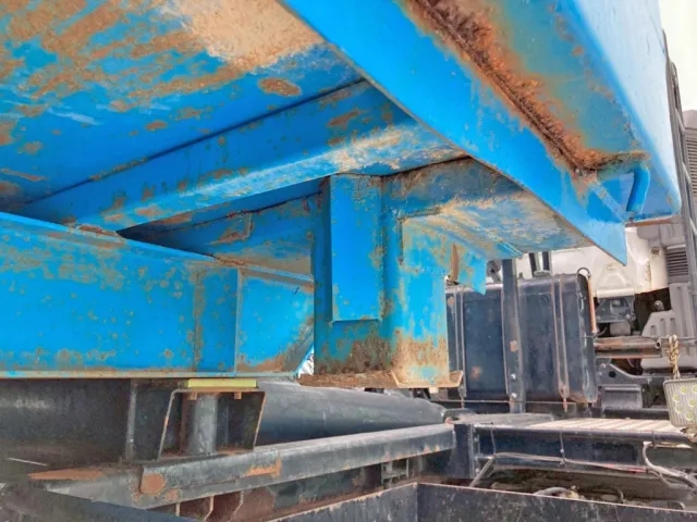 運転席側前方のネタの状態です。|瑞穂  コンテナの写真11