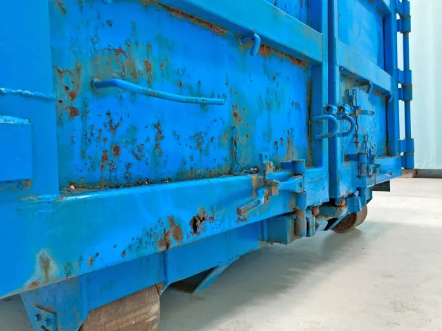 リヤゲート助手席側に腐食があります。|瑞穂  コンテナの写真17