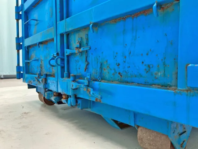 リヤゲート運転席側に腐食があります。|瑞穂  コンテナの写真18