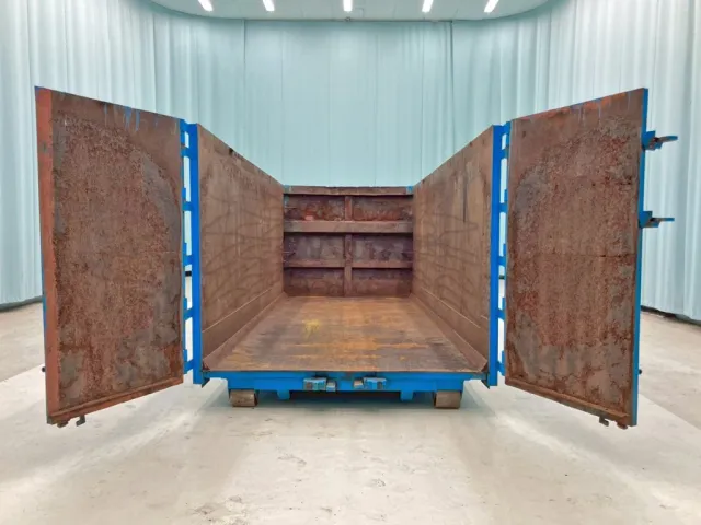 リヤ扉は観音開き式です。|瑞穂  コンテナの写真19