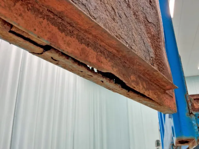 助手席側リヤドア下部に腐食・穴あきがあります。|瑞穂  コンテナの写真21