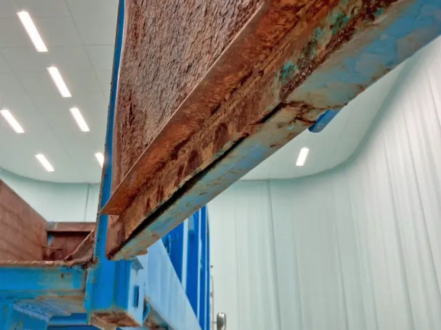 運転席側リヤドア下部に腐食があります。|瑞穂  コンテナの写真24