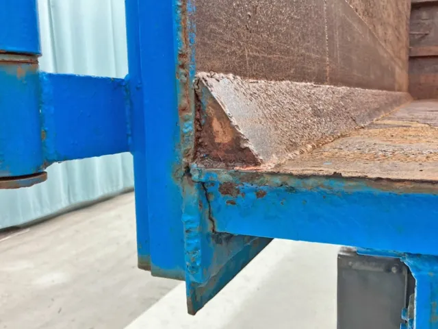 リヤレール助手席側に亀裂があります。|瑞穂  コンテナの写真27