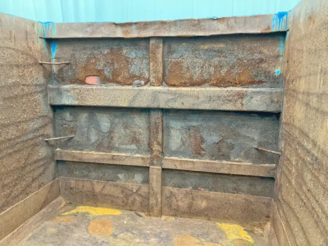 プロテクターにサビがあります。|瑞穂  コンテナの写真32