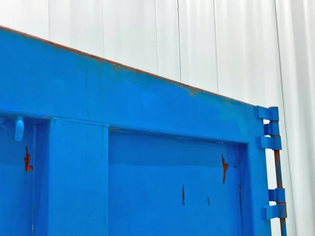 コンテナ助手席側後方上部にヘコミがあります。|瑞穂  コンテナの写真39