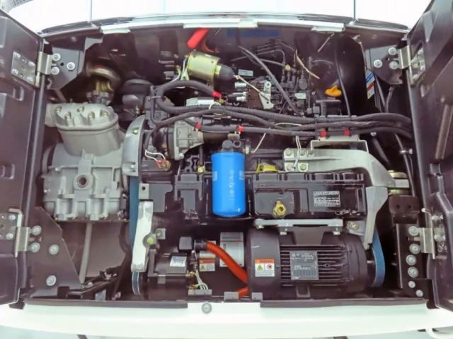 サブエンジン式冷凍機です。|トレクス  VFR345の写真18