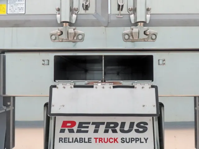 リヤレール中央部にジョロダー入れが付いています。|トレクス  VFR345の写真30