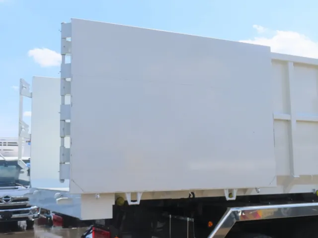 リア扉は横開き式です。|三菱 スーパーグレート 2PG-FV80VYの写真15