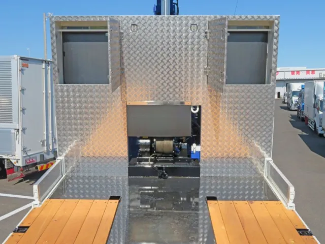 プロテクターに物入が付いています。|三菱 スーパーグレート 2PG-FV80VZの写真11