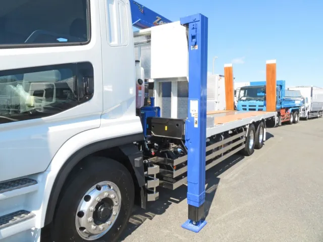 アウトリガーを張り出した状態です。|三菱 スーパーグレート 2PG-FV80VZの写真19