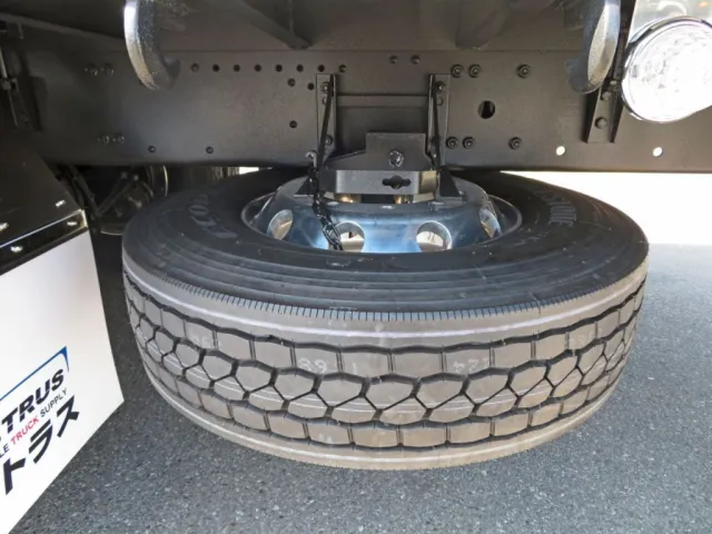 スペアタイヤ付きです。|三菱 スーパーグレート 2PG-FV80VZの写真28