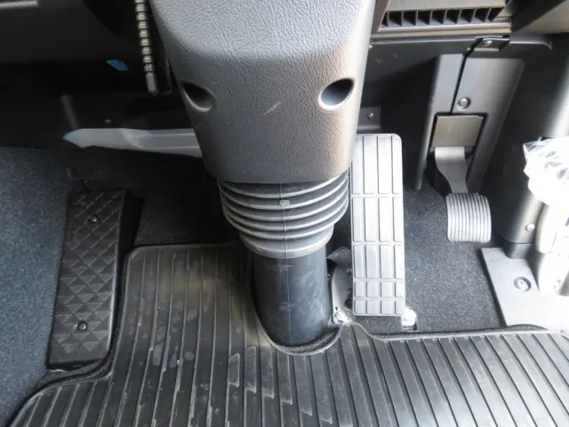 2ペダルです。|三菱 スーパーグレート 2PG-FV80VZの写真22