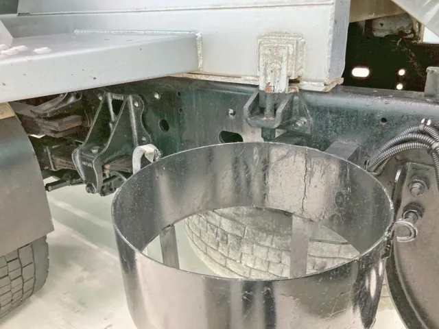 シャーシの状態です。|いすゞ フォワード LKG-FTR90S2の写真6