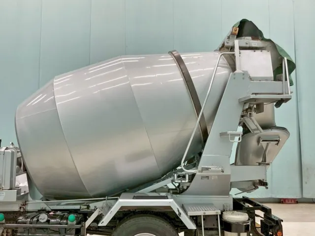 ドラムの外観状態です。(助手席側)|いすゞ フォワード LKG-FTR90S2の写真18