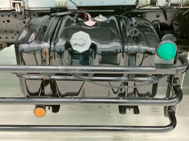 燃料タンクは100Lです。|いすゞ フォワード LKG-FTR90S2の写真35