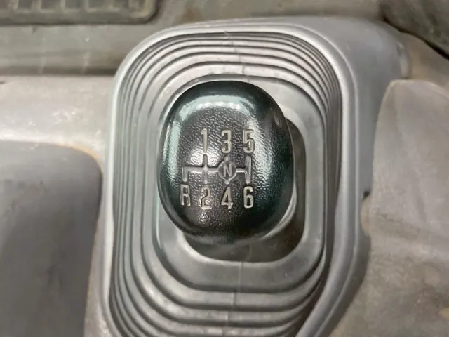 いすゞ フォワード LKG-FTR90S2の写真37