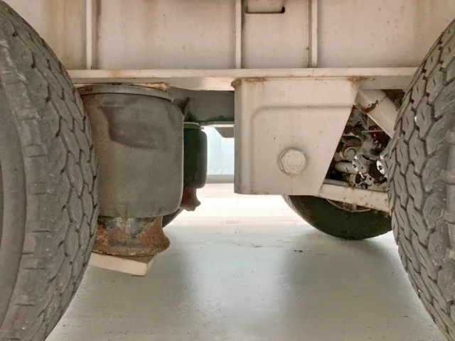 エアサスです。(昇降レバーは付いておりません)|フルハーフ  DFPDG241A改の写真5