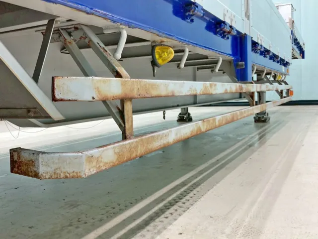 運転席側サイドバンパーにサビがあります。|フルハーフ  DFPDG241A改の写真30