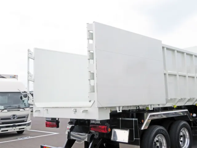 リア扉は片開式です。|三菱 スーパーグレート 2PG-FV80VYの写真11