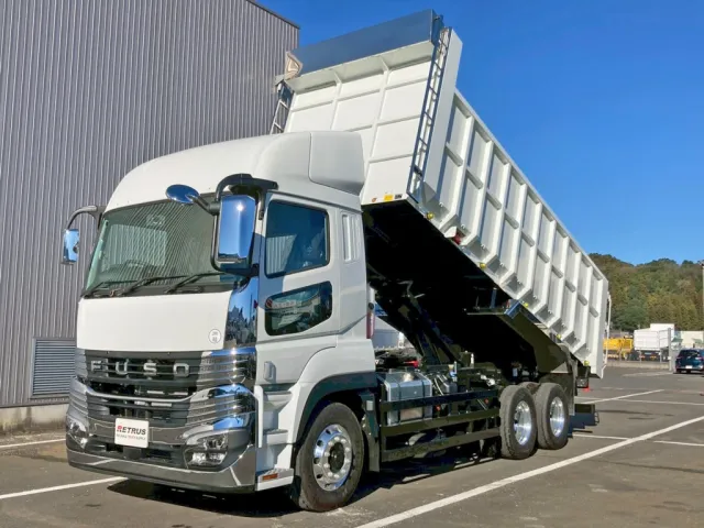 フロント周り、メッキパーツで飾っています。|三菱 スーパーグレート 2PG-FV80VYの写真1