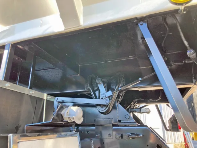 シャーシとネタの状態です。(縦ネタ・横ネタは鉄製です)|三菱 スーパーグレート 2PG-FV80VYの写真6