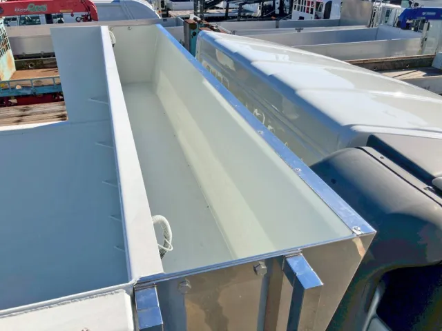 シートデッキの状態です。|三菱 スーパーグレート 2PG-FV80VYの写真11