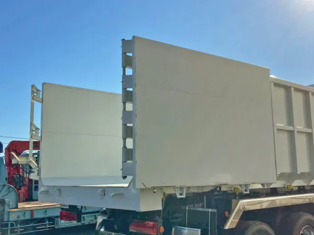 リヤゲートは片開き式です。|三菱 スーパーグレート 2PG-FV80VYの写真16