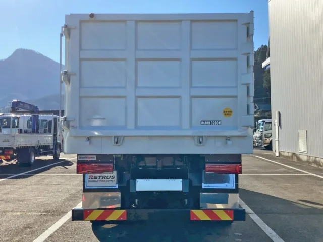 リヤ周りの状態です。|三菱 スーパーグレート 2PG-FV80VYの写真17