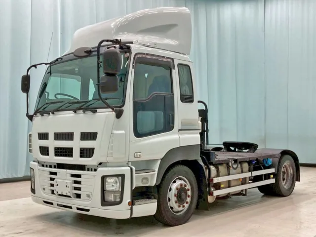 いすゞ ギガ QKG-EXD77AGの写真1