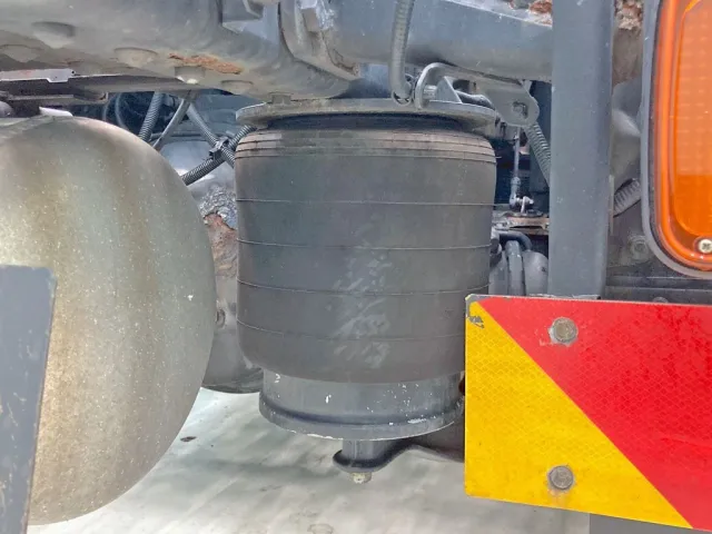 エアサスです。|いすゞ ギガ QKG-EXD77AGの写真5