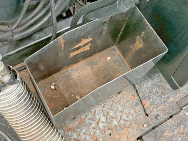 物入れ内部の状態です。|いすゞ ギガ QKG-EXD77AGの写真14