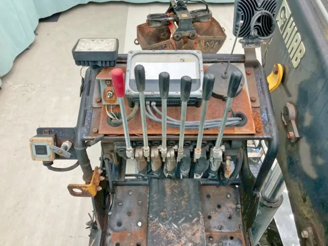 トップシートの操作レバーです。|三菱 ファイター QKG-FK62FZの写真10