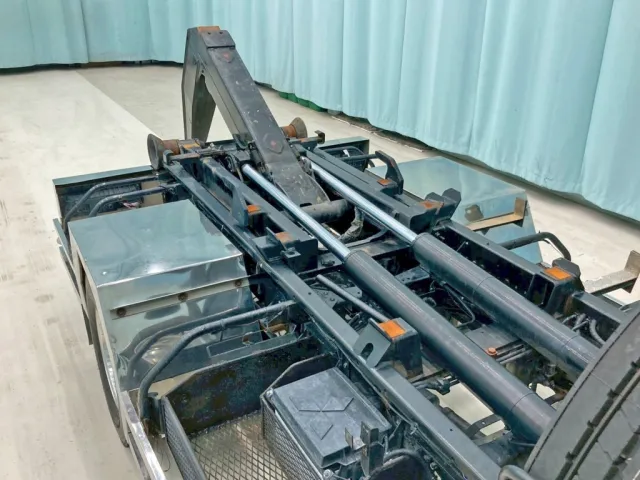 ツインシリンダーです。|三菱 ファイター QKG-FK62FZの写真14