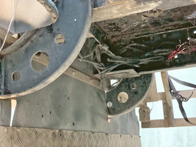 リヤジャッキは取り外されています。|三菱 ファイター QKG-FK62FZの写真17