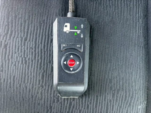 エアサスのコントローラーです。|三菱 スーパーグレート 2PG-FU74HZの写真43