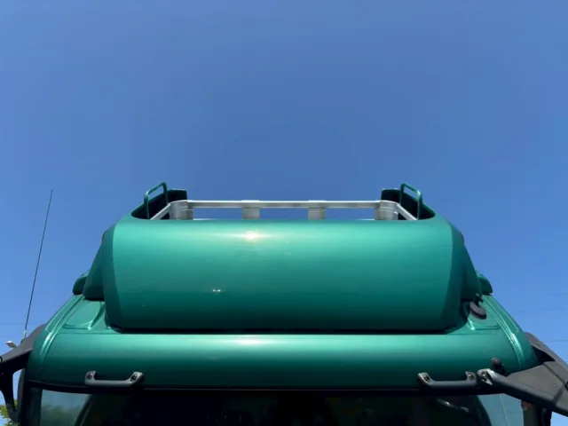 ルーフにシートデッキが付いています。|三菱 スーパーグレート 2PG-FU74HZの写真44