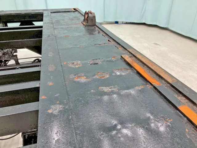 床板後方助手席側に腐食・穴あきがあります。|日通  NT2340の写真13