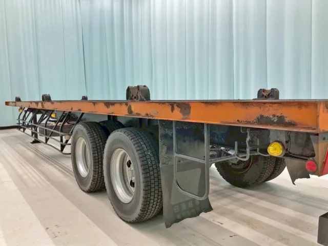 助手席側サイドレールの所々にサビがあります。|日通  NT2340の写真24