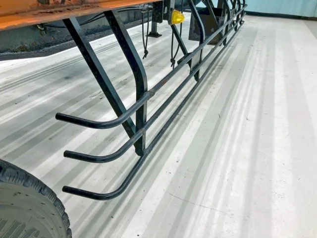 運転席側サイドバンパーに少々曲がりがあります。|日通  NT2340の写真27