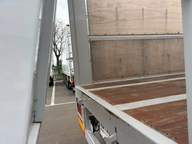 リヤドアは下開きもできます。|東邦  TE28H8C21改の写真17