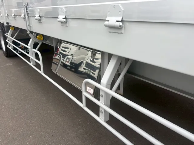 運転席側にステンレス製の工具箱が付いています。|東邦  TE28H8C21改の写真22