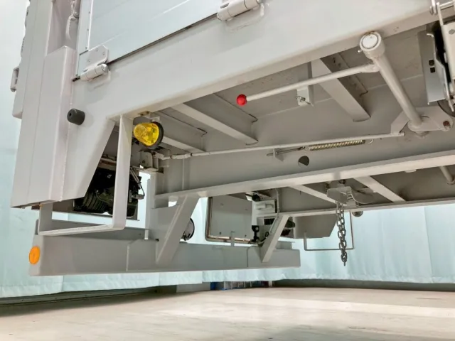 下開きの際のロック解除レバーです。|東邦  TE28H8C21改の写真19