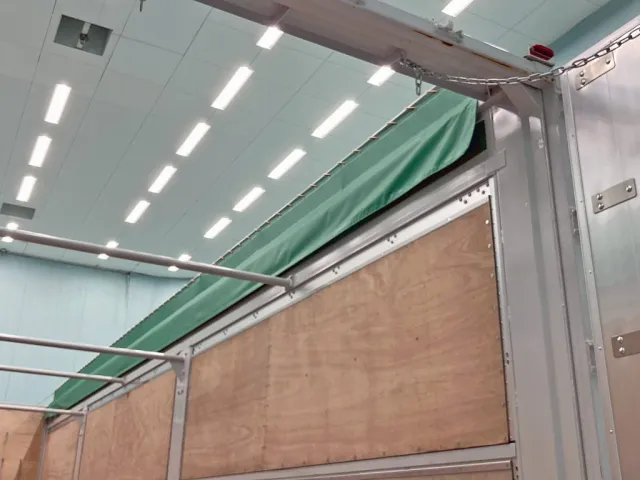 運転席側コボレーンを立てた状態です。(手動式)|東邦  TE28H8C21改の写真22