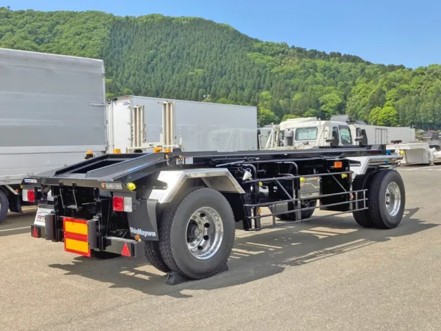 フェンダーはステンレス製です。|トレクス  FFB12402の写真2