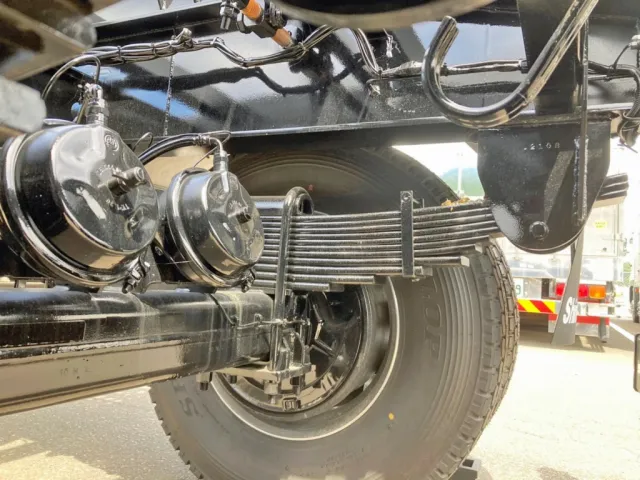 リーフサスです。(後軸)|トレクス  FFB12402の写真6